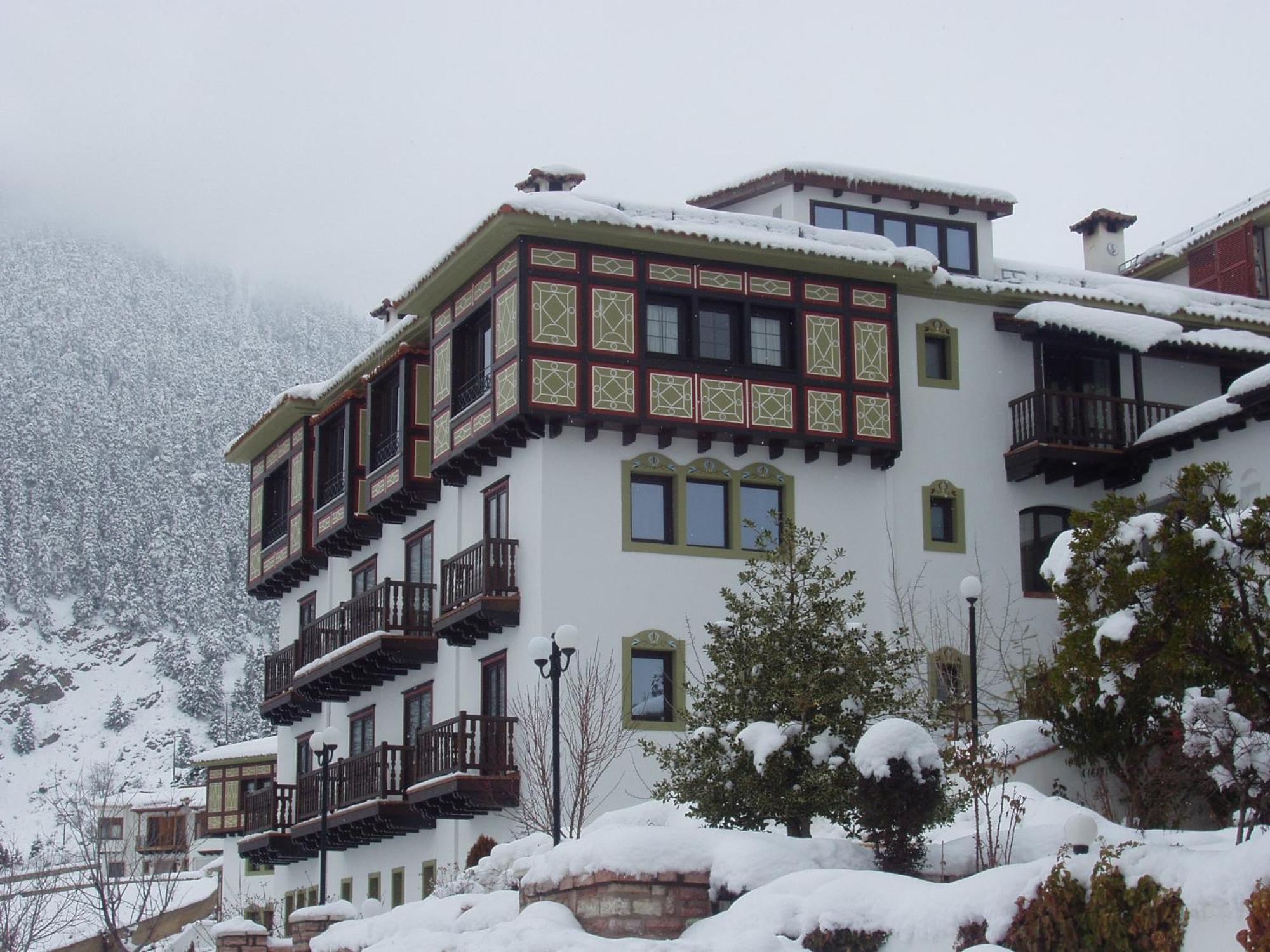 Hotel Spa Montana Karpenisi Exterior photo